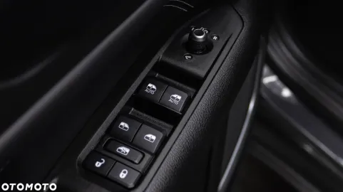 Car image 34