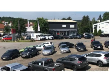 Car image 19