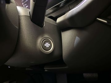 Car image 32