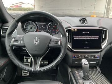 Car image 33