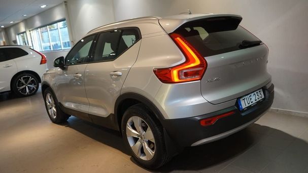 Volvo XC40 T4 AWD Momentum 141 kW image number 2