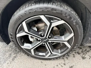 Car image 37