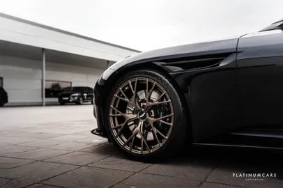 Car image 27