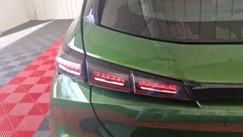 Car image 34