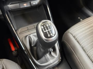Car image 29
