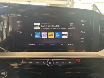 Car image 27