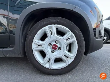 Car image 34