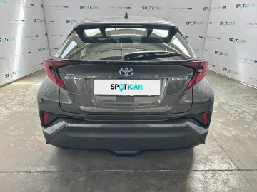 Car image 3