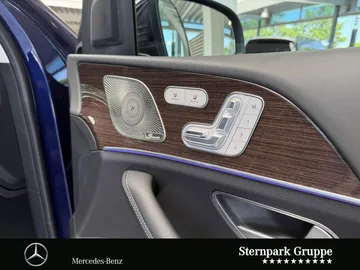 Car image 40