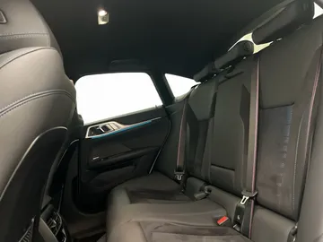 Car image 38