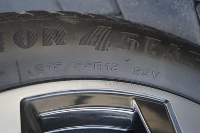 Car image 36