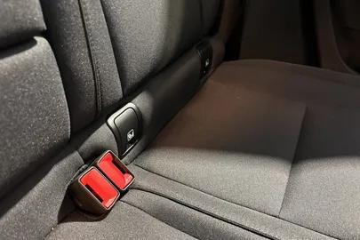 Car image 35