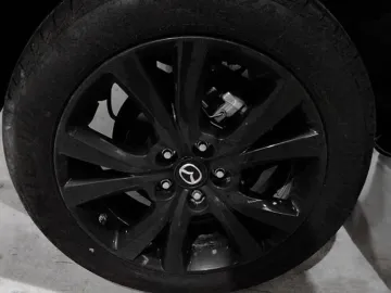 Car image 29