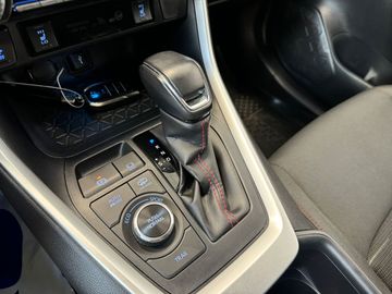 Car image 13