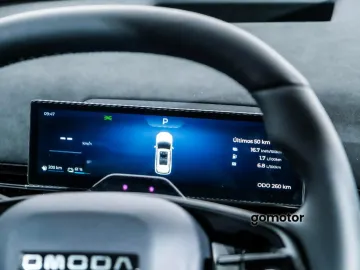 Car image 24