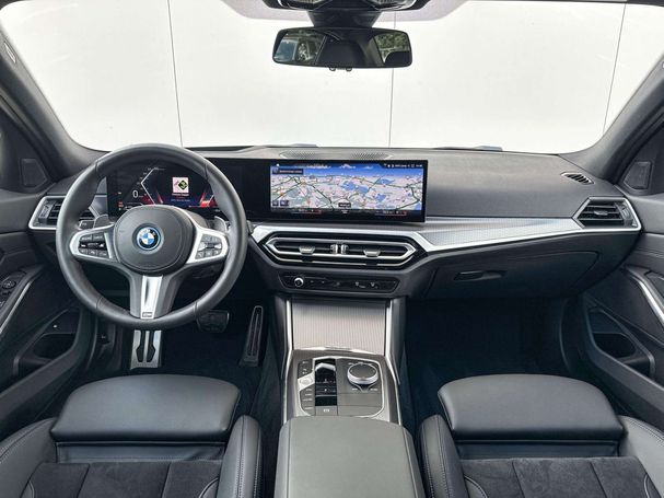 BMW 330 e 215 kW image number 7