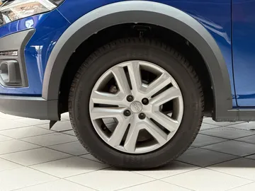 Car image 22