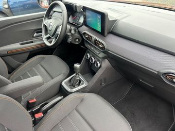 Car image 17