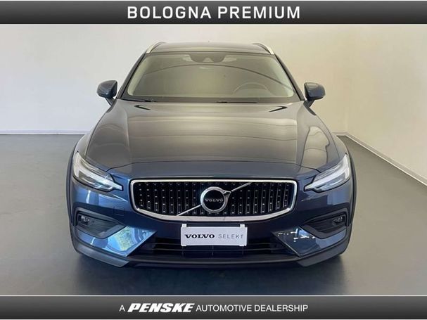 Volvo V60 Cross Country B4 Pro AWD Geartronic 145 kW image number 8