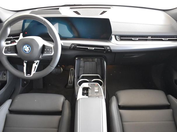 BMW iX xDrive30 225 kW image number 6