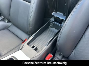 Car image 35