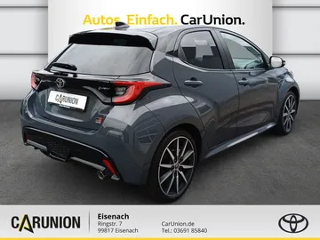 Car image 4
