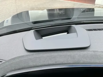 Car image 32