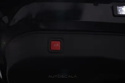 Car image 37
