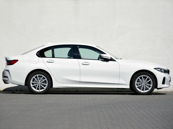 BMW 320i Advantage 135 kW image number 3