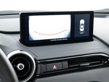 Car image 27