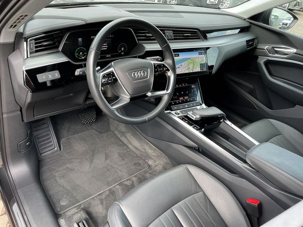 Audi e-tron 55 quattro S-line 300 kW image number 19