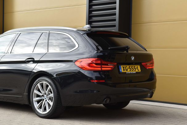 BMW 520i Touring Sport Line 135 kW image number 2