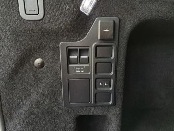 Car image 37