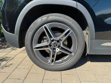 Car image 41