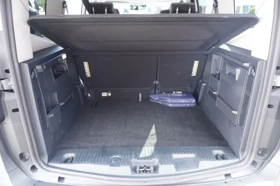 Car image 32