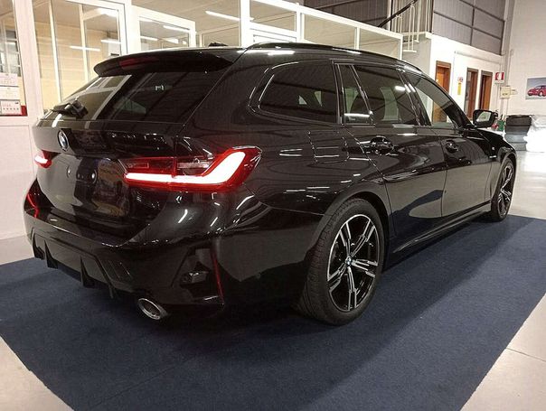 BMW 320d Touring xDrive 140 kW image number 2