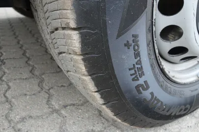 Car image 31