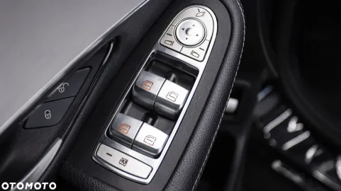 Car image 35