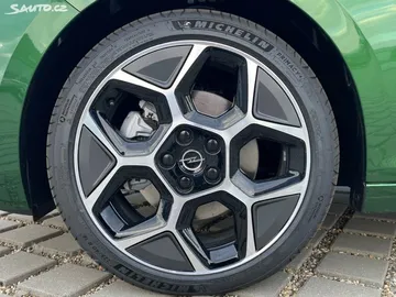 Car image 22