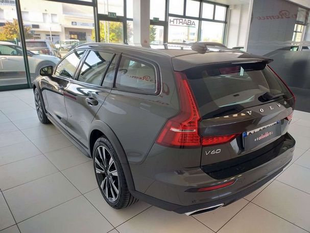 Volvo V60 Cross Country D4 AWD Geartronic Pro 140 kW image number 7