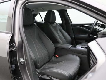 Car image 30