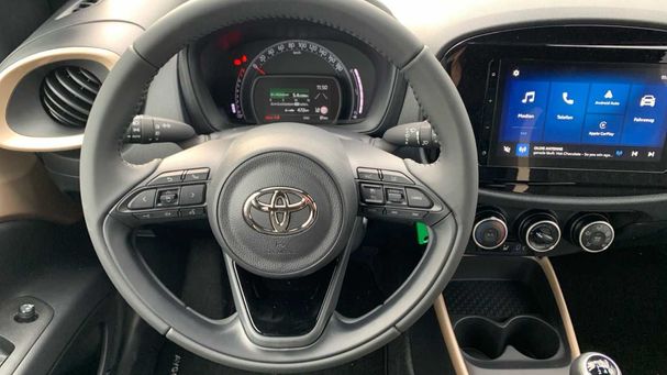 Toyota Aygo X 1.0 53 kW image number 9