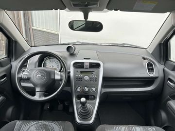 Car image 13