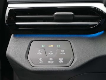 Car image 40