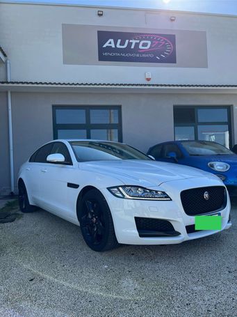 Jaguar XF AWD Prestige 132 kW image number 3