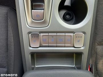 Car image 32