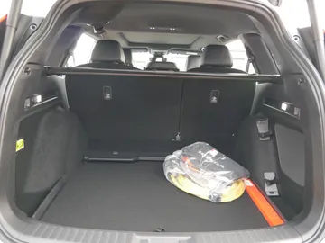 Car image 25