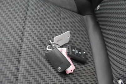 Car image 22