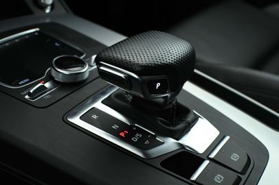 Car image 31