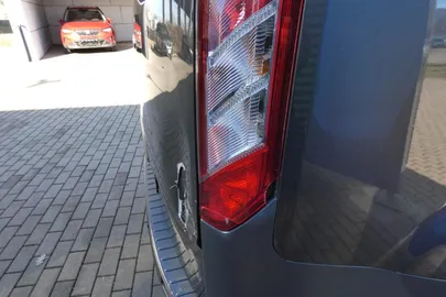 Car image 33